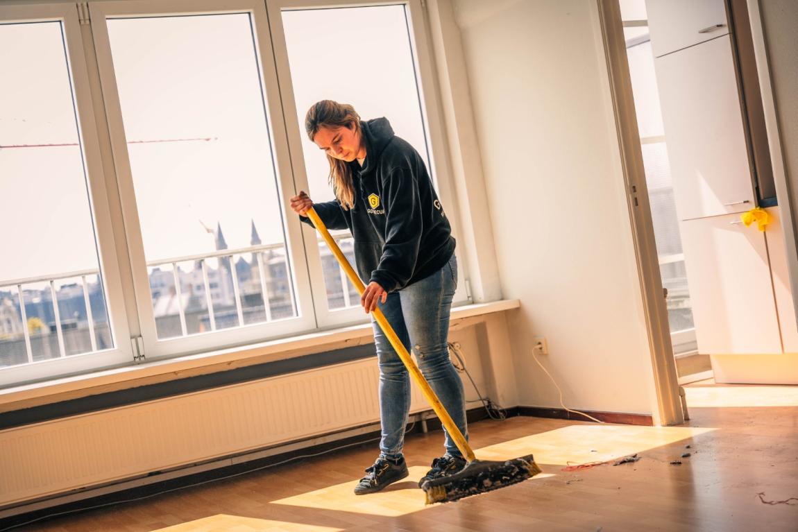 Bezemschoon maken van een inboedelontruiming